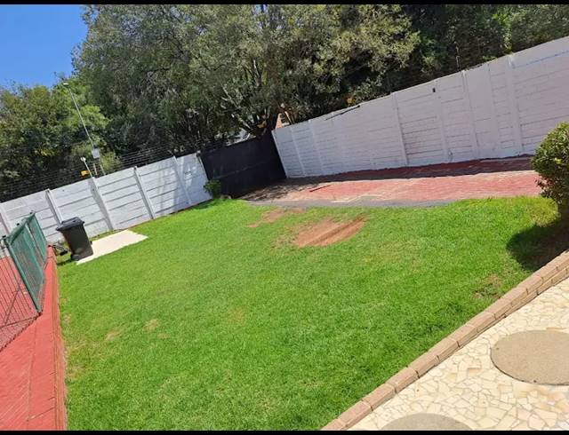 2 bed property to rent in HIGHLANDS NORTH